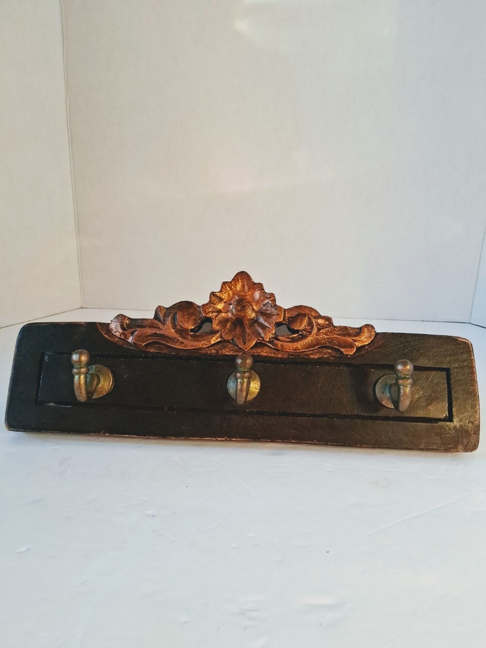 New!(NOS)'Two's Company' Solid Wood Wall Hook Rack Brass Hooks Ornate Scrollwork